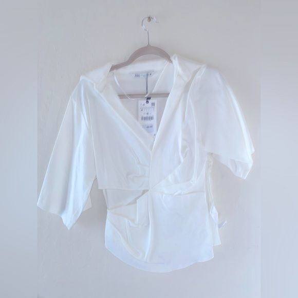 White blouse - Picture 1 of 2